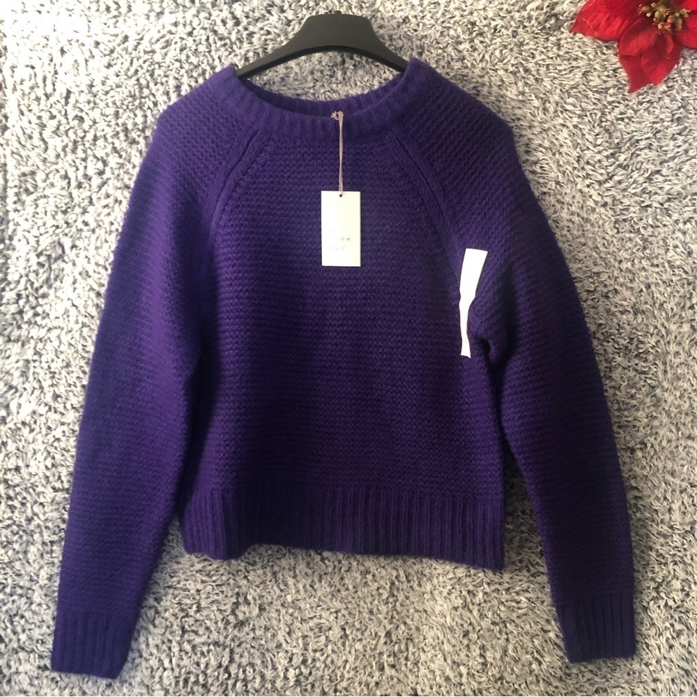 Women’s Purple Cropped Sweater New With Tag Size Small